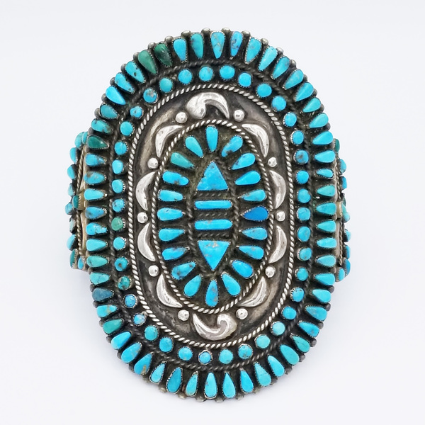 Old Pawn Jewelry - Bracelet: Stunning Zuni Cuff border=