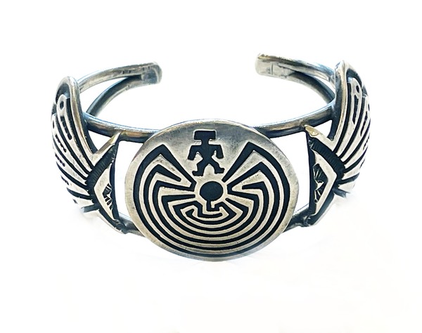 Old Pawn Jewelry - Bracelet: Zuni Man w/ Maze border=