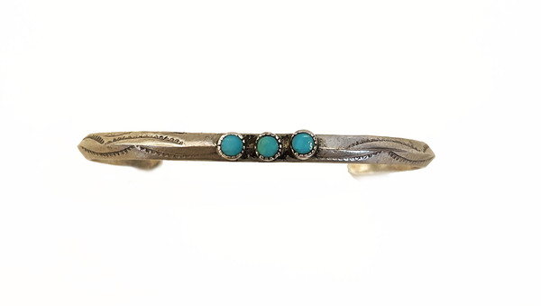 Old Pawn Jewelry - Bracelet: Vintage Delicate Navajo Sterling 3 Turquoise Stone Cuff border=